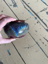 Load image into Gallery viewer, Thrown Vase